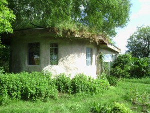 Meditation hut at Sunrise Farm